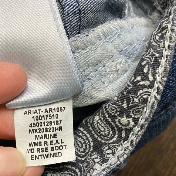 Ariat R.E.A.L Entwined Mid-Rise Bootcut Jeans - Picture 9 of 15